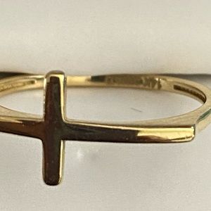 Cross Ring made of 14k Gold. Size 7.5”